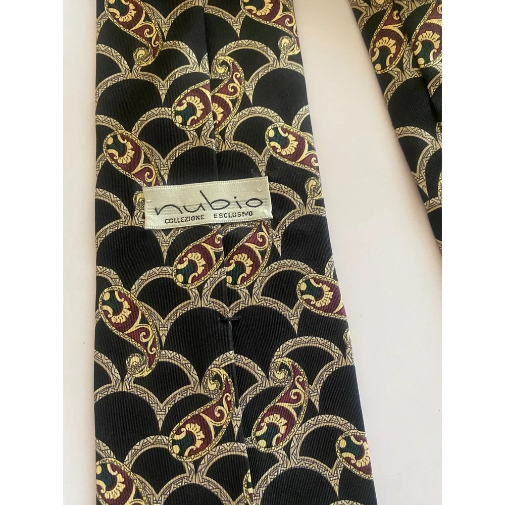 Nubio Collezione Esclusivo Mens Silk Tie Black Gold Burgundy Paisley Geometric